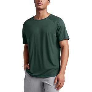 CRZ YOGA Lightweight Workout Shirts for Men – Texture Crewneck Running Athletic T-Shirts Short Sleeve Gym Tops(Legend Green)